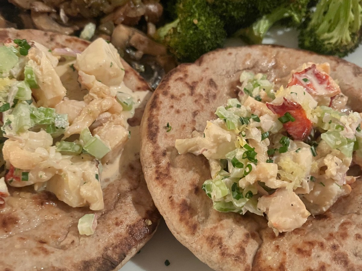 Whole Wheat Pita Lobster&nbsp;Rolls